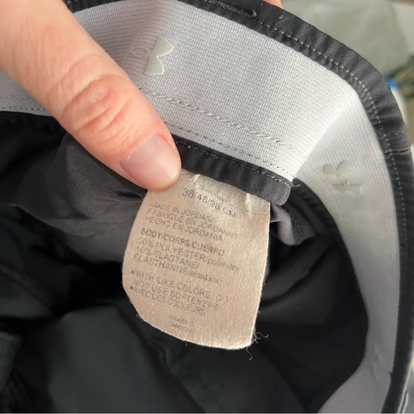 Under Armour Shorts Men's 38 Black Gray Polka Dot Flat Front Stretch Summer - Picture 10 of 10